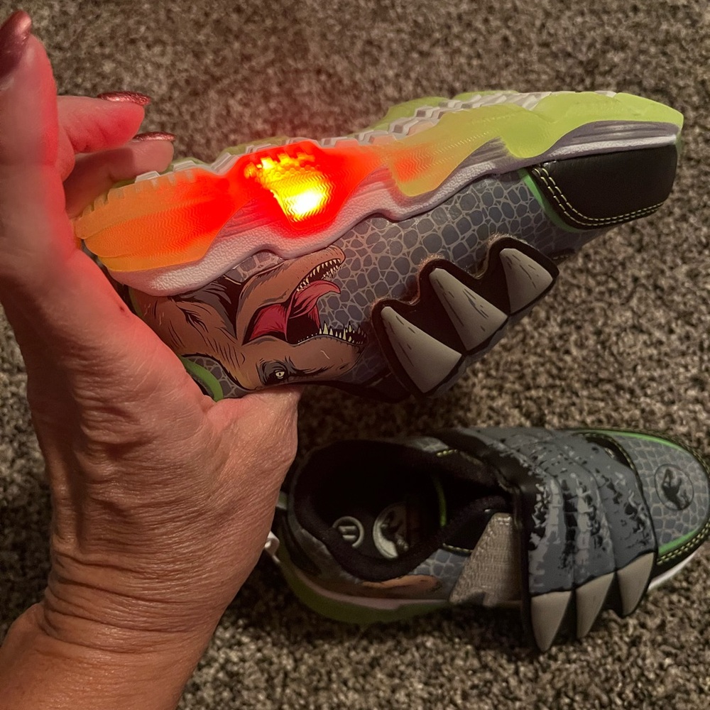 Jurassic boys shoes. #K2 - Picture 4 of 4